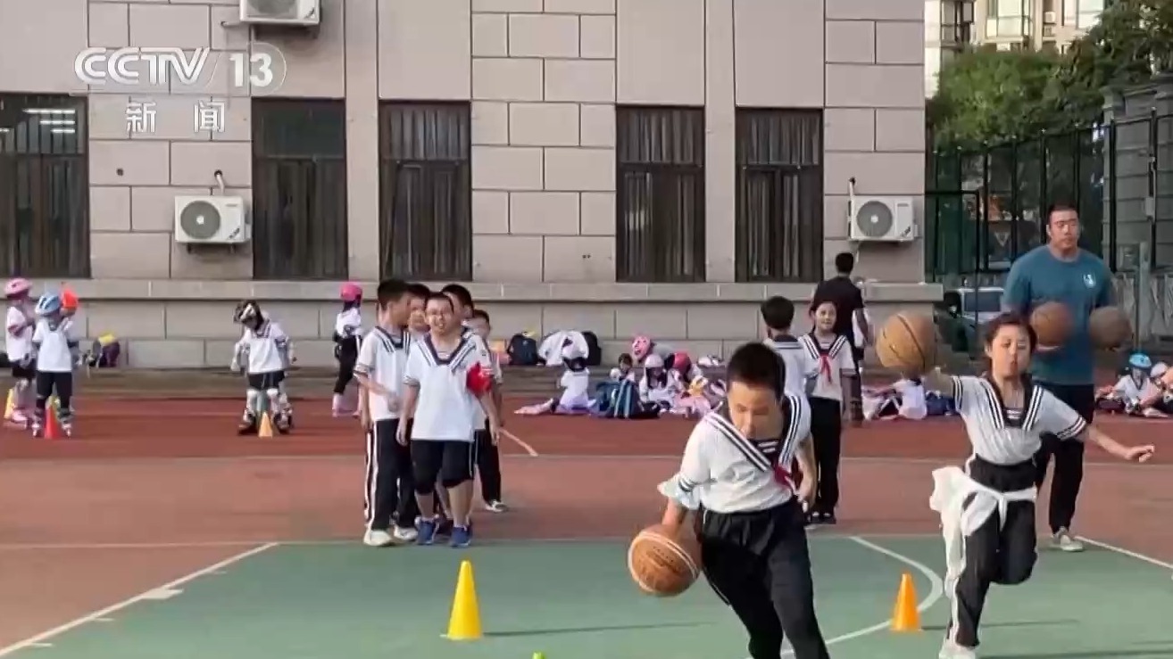 的引入为足